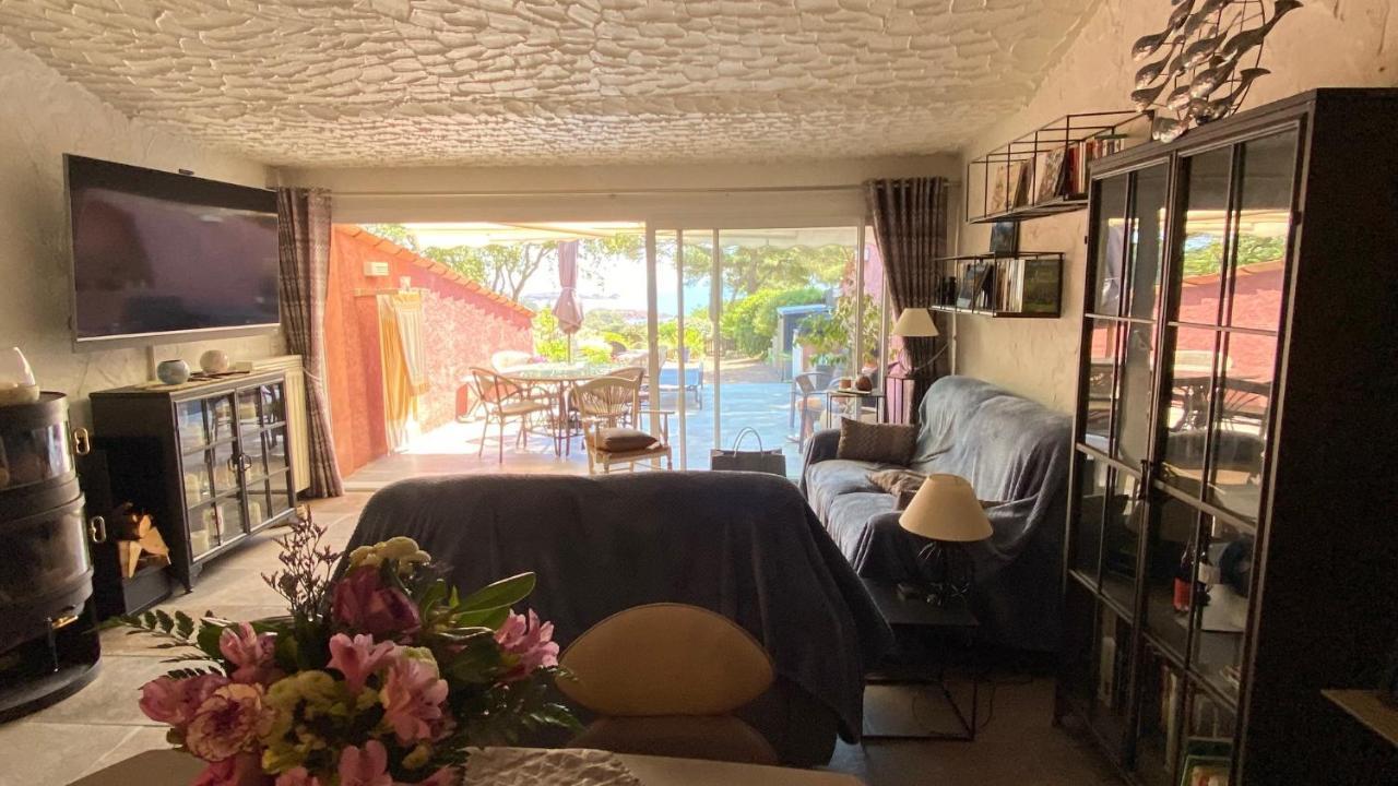 Bastidon Vue Mer Antheor-Cap-Roux Exterior photo